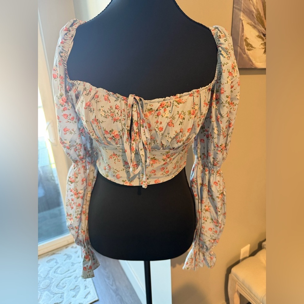 SHEIN Adorable Light Blue Floral Tie-Front Puff Sleeve Crop Top size Small - Picture 2 of 8